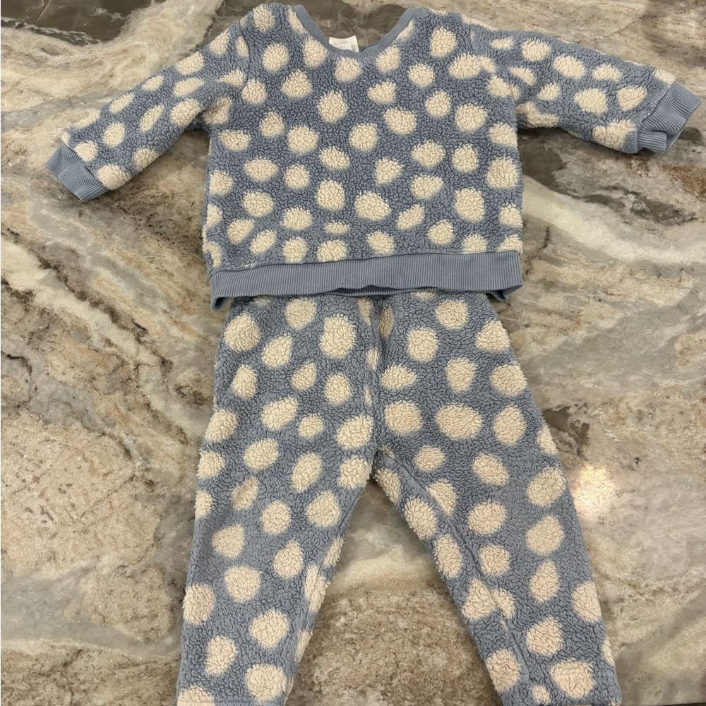 Hanna Andersson fuzzy matching set - Picture 2 of 3